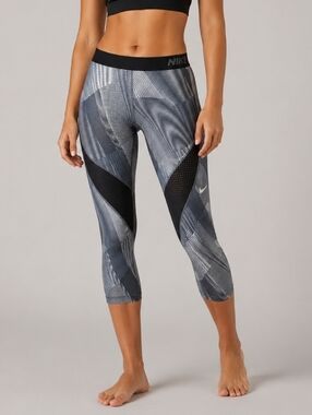 Nike Pro Hypercool Frequency Capri Leggings Black Gray Women Size Medium Gymcore